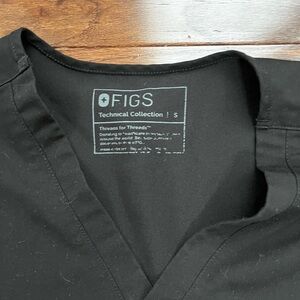 Figs top size small black